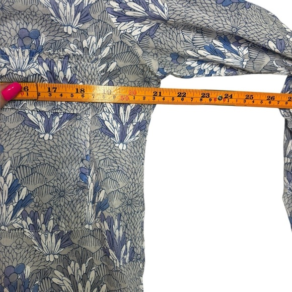 Roller Rabbit Guy Button Down Cotton Printed Shirt Size Small - Picture 10 of 12